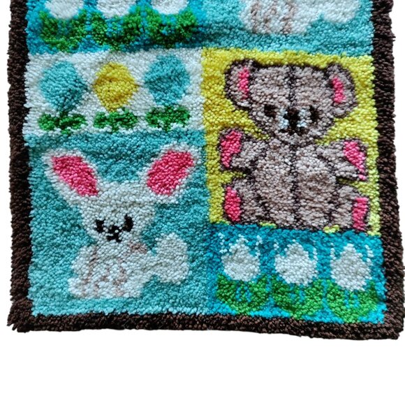 Latch Hook Bears Bunnies Floral Rug 23" x 34" Nursery Wall Hanging Vtg Completed - Picture 2 of 5